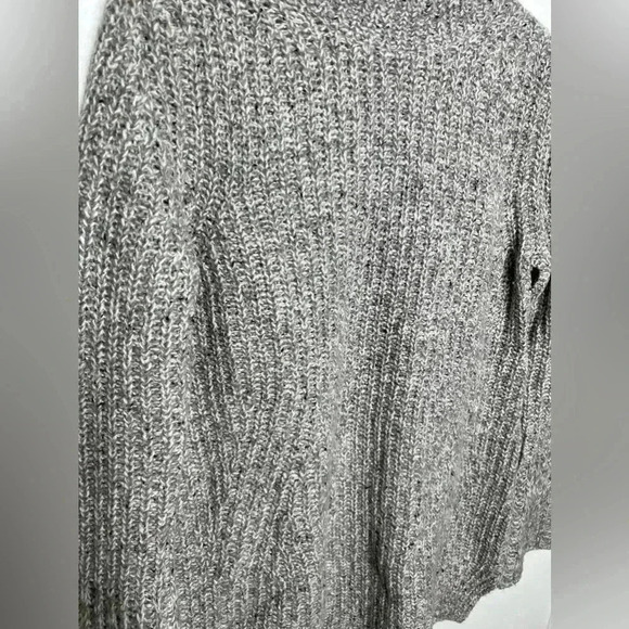 Ann Taylor Wool Blend Chunky Knit Sweater Bell Sleeves Size Large - Picture 2 of 8